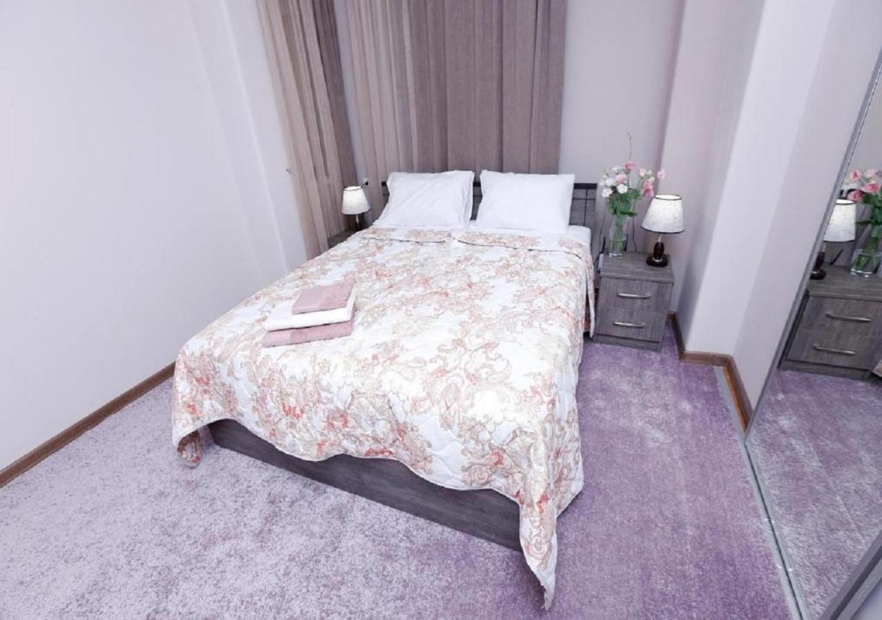 Yard Guesthouse 耶烈万 外观 照片